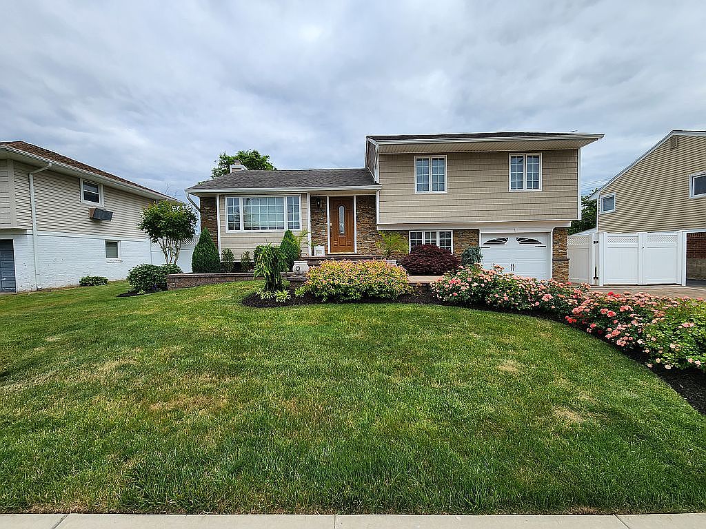 22 Gates Ave, Plainview, NY 11803 Zillow