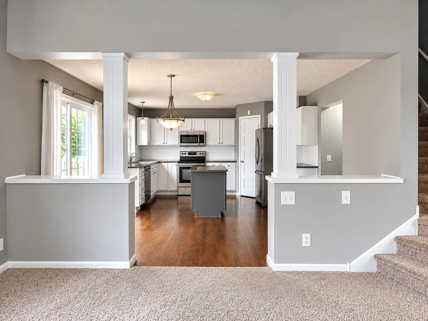4 bed, 3.5 bath, 2700 sqft, $2,995 — Photo 3