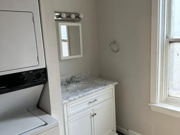 324 Maclay St #B, Harrisburg, PA 17110