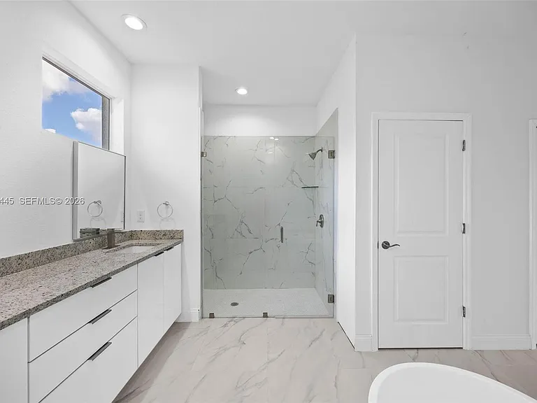 1923 Sunniland Blvd — Photo 28