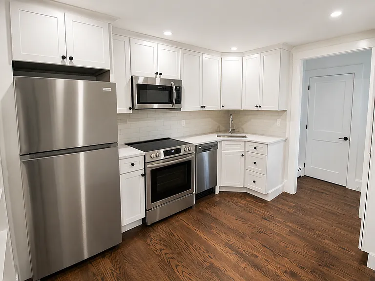 164 Warren Ave #B — Photo 5