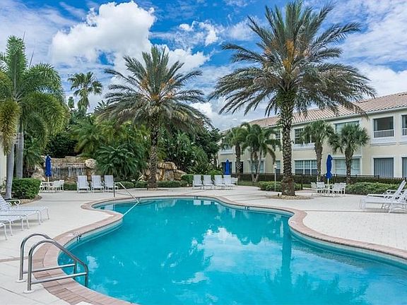 3rd image of 810 Triano Cir #810