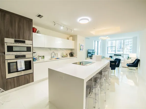 851 NE 1st Ave #811, Miami, FL 33132