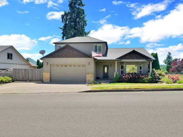 1427 Dogwood Ave, Cottage Grove, OR 97424