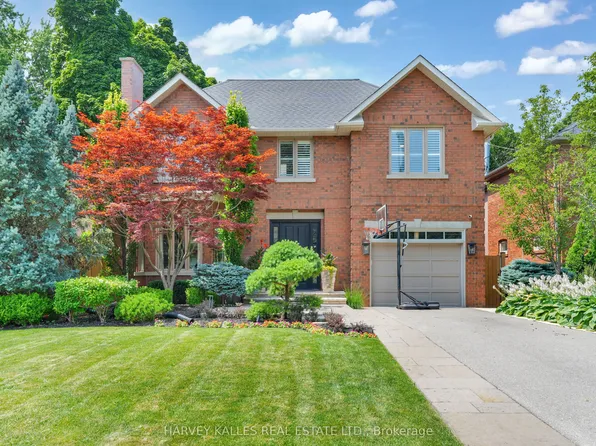 254 Yonge Blvd, Toronto, ON M5M 3J3