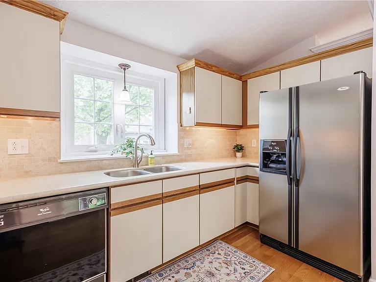 30 Cambridge Ct — Photo 7