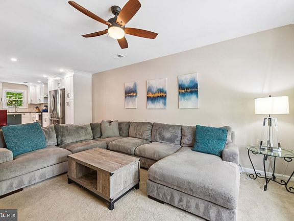 3rd image of 5943 Norham Dr