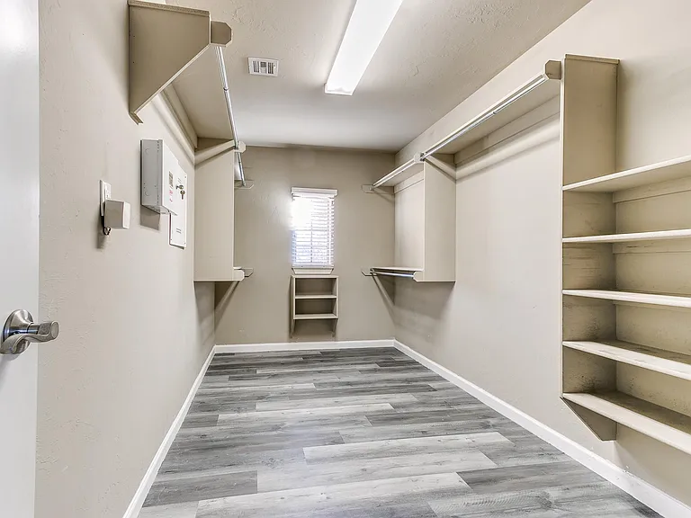 17121 Kemble Ln — Photo 19