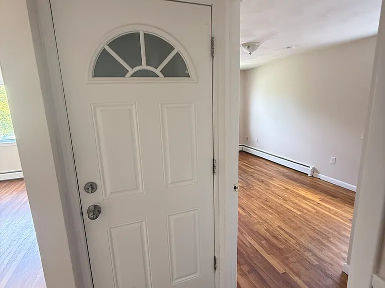 160 Hull St — Photo 1