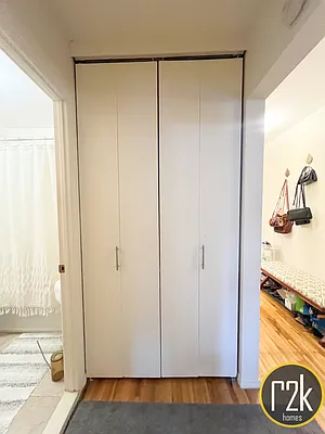 Rented by Realty 2000 Corp | media 17