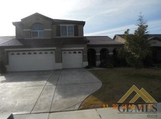 10709 Villa Monterey Dr, Bakersfield, CA 93311