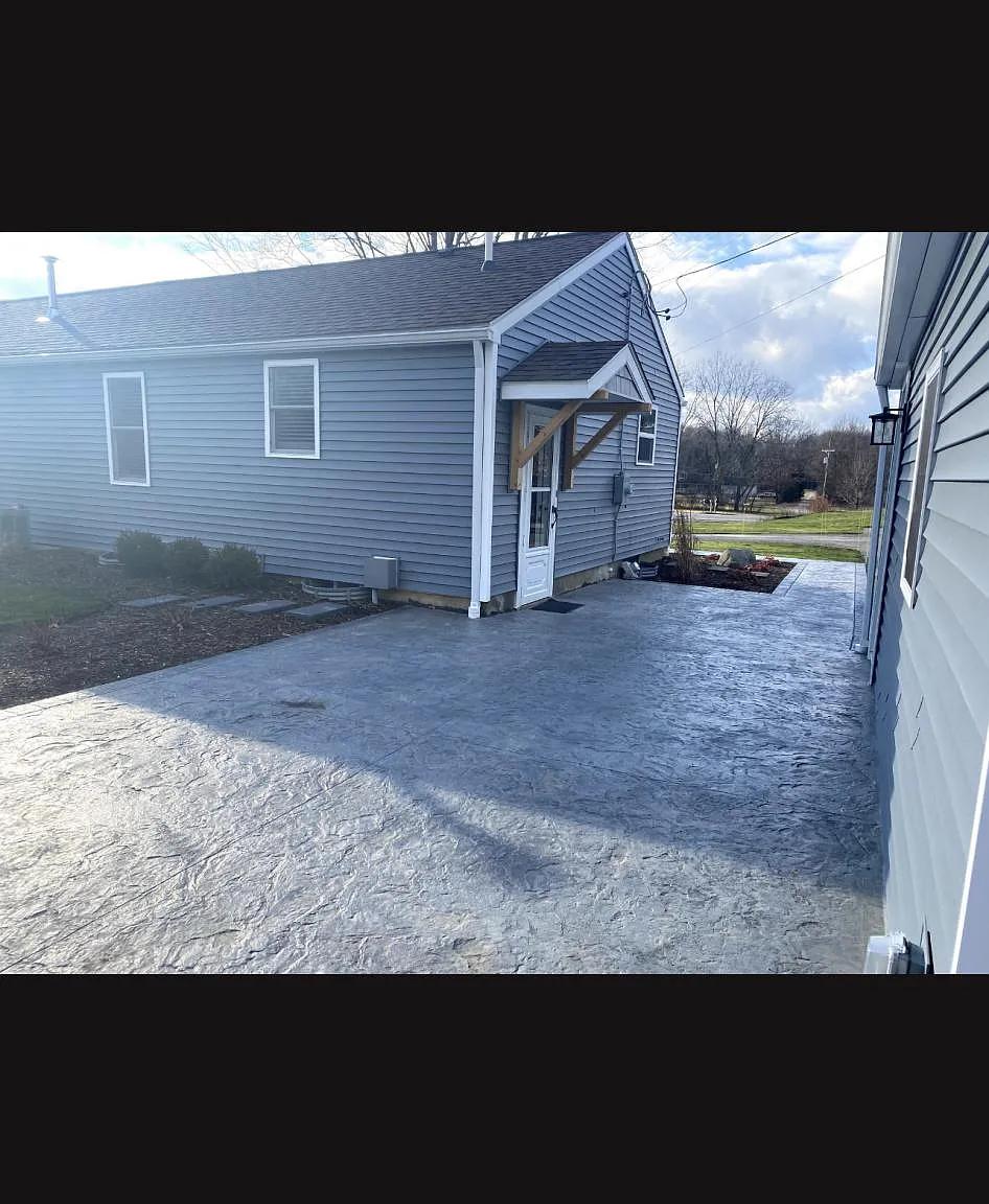 3 bed, 1052 sqft, $2,600 — Photo 2