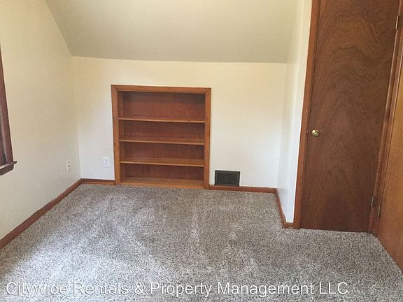4th image of 5427 W Thurston Ave