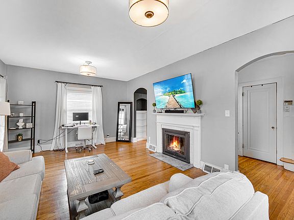 4th image of 7338 Olcott Ave