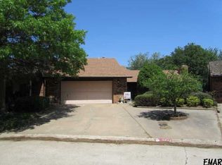 2422 Woodmoor Rd, Enid, OK 73703