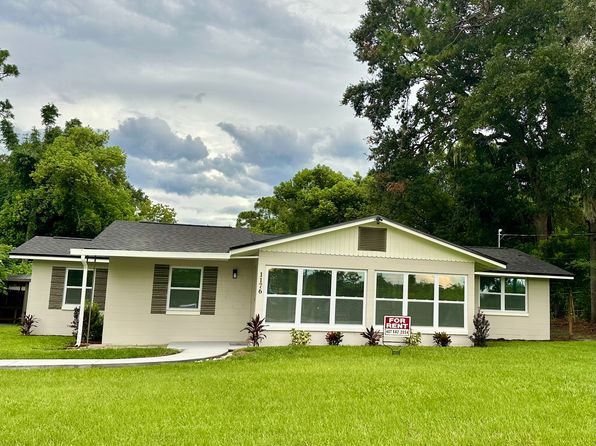 1176 Lake View Dr