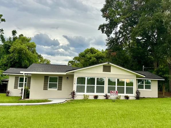 1176 Lake View Dr, Altamonte Springs, FL 32714