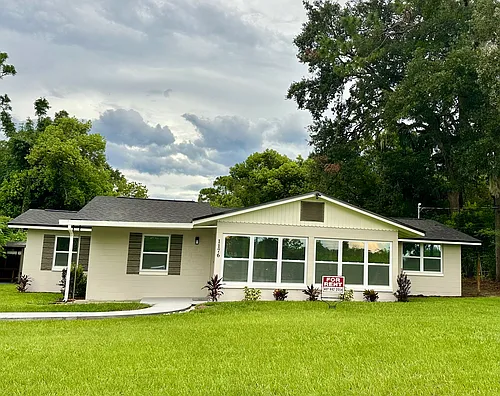 1176 Lake View Dr Photo 1