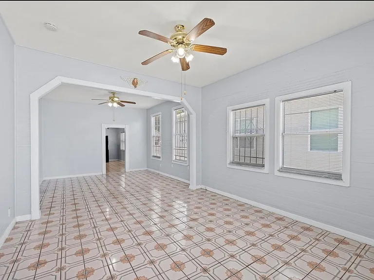 2306 W Ivy St — Photo 2
