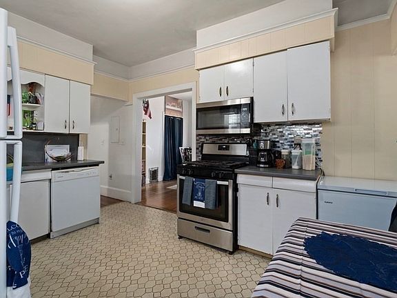 3rd image of 149 Main St #2