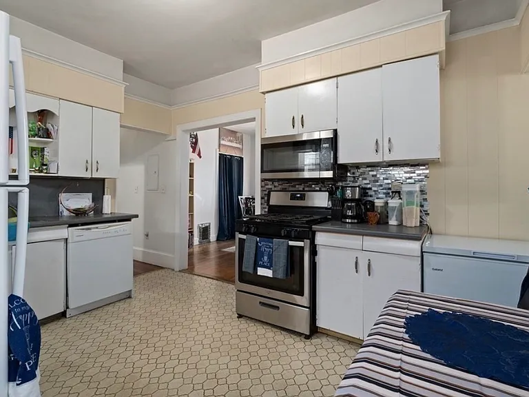 149 Main St #2 — Photo 3