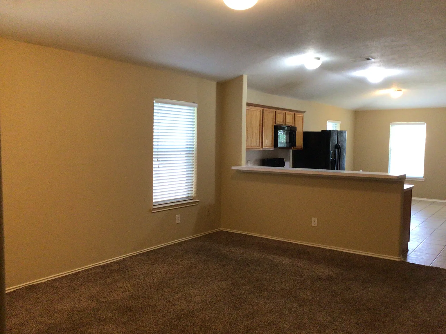 4 bed, 2.0 bath, 1651 sqft, $2,045 — Photo 4