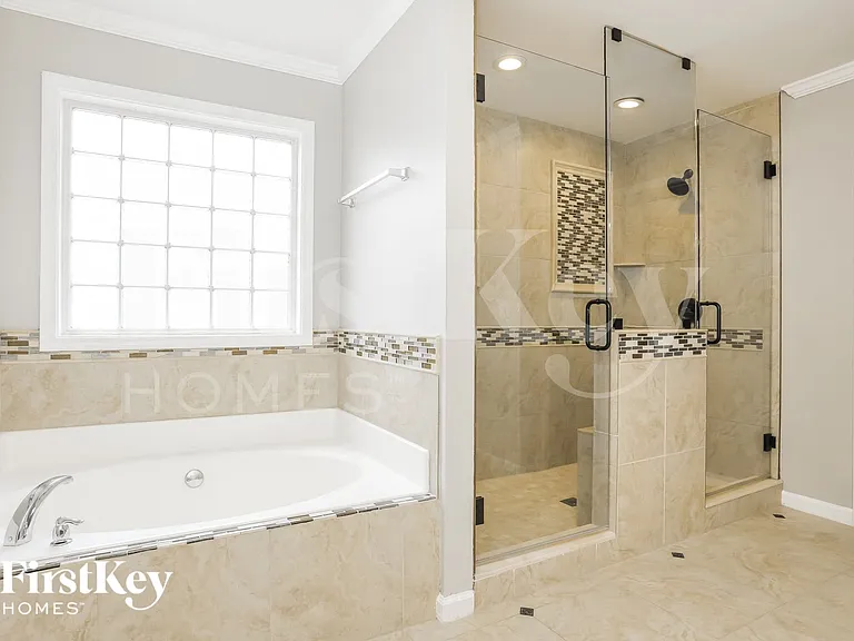 117 Lenore Way — Photo 10