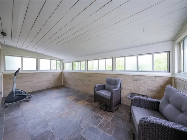 157 Exeter Street image 25 of 40