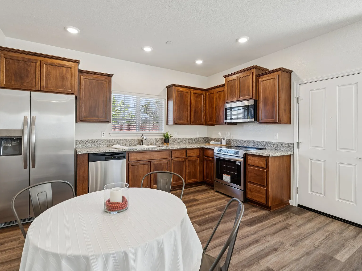 Astoria Place — Photo 1