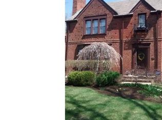 2535 Fenwick Rd, University Heights, OH 44118