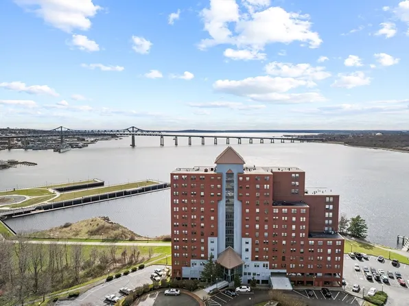 750 Davol St Unit 1216, Fall River, MA 02720
