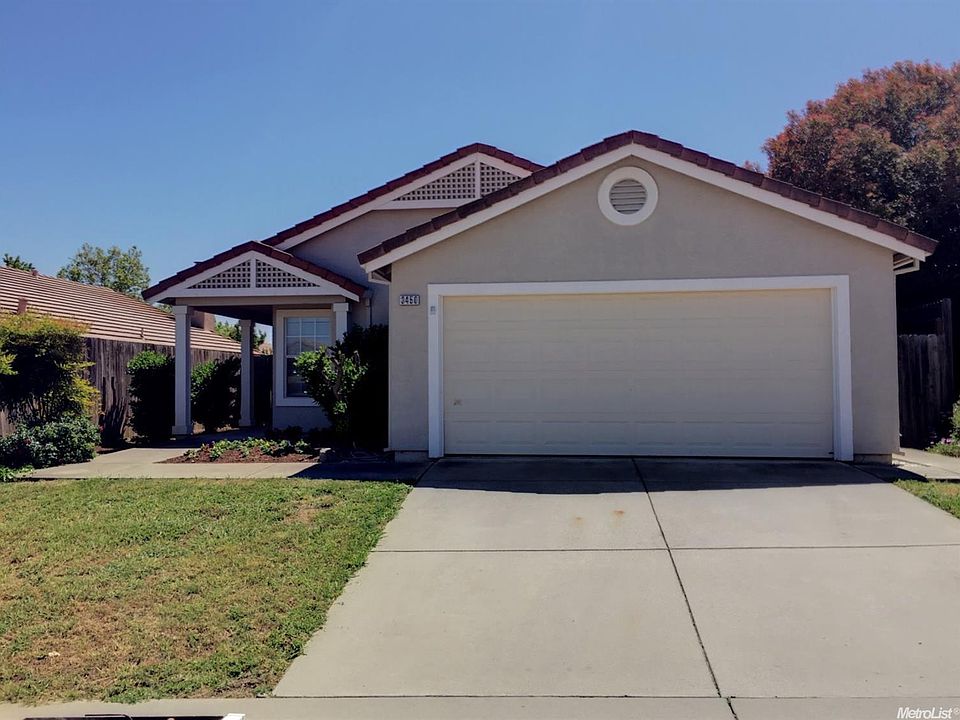 2nd image of 3450 Alder Canyon Way