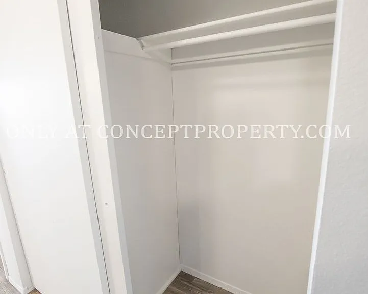Foothill Terrace — Photo 261