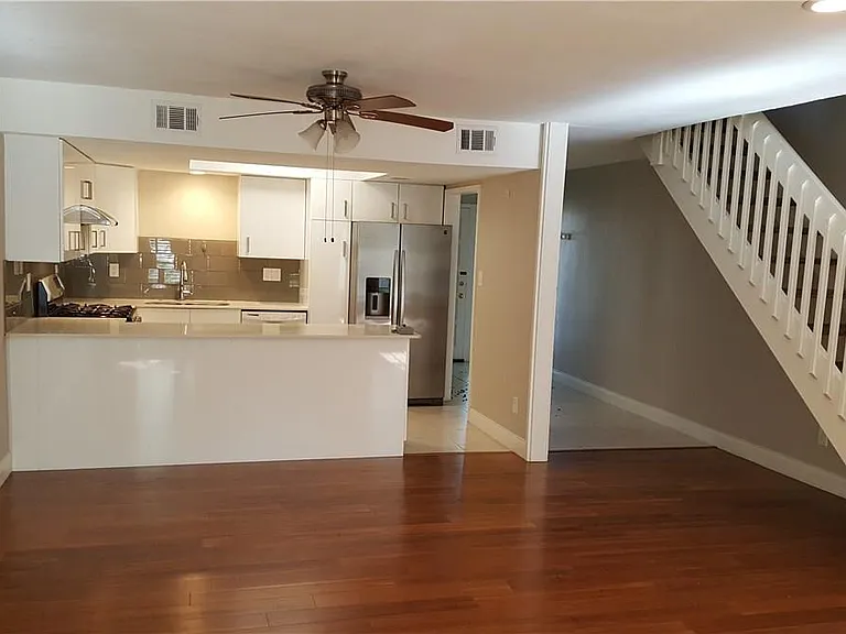 3523 Greystone Dr #112 — Photo 3