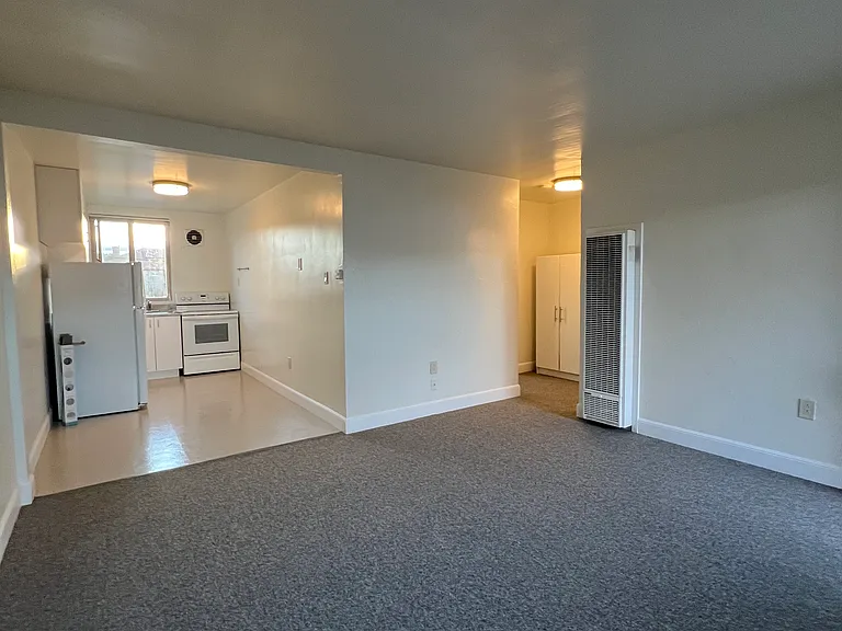 132 Southwood Ctr #7 — Photo 9