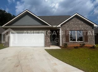 822 Temple St, Foley, AL 36535