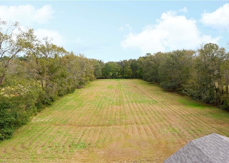 This is one of two adjoining lots with over 26 acres being offered.