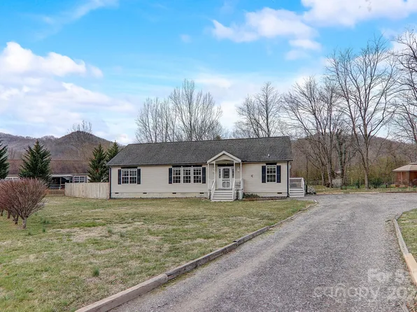 5 Bee Wood Ln, Swannanoa, NC 28778