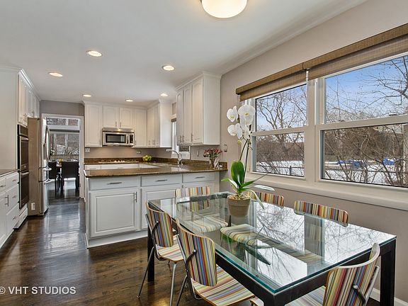5th image of 383 Larkspur Dr