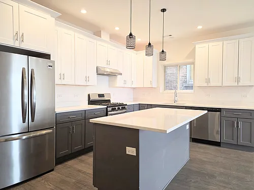 2916 S Wentworth Ave #3 Photo 1