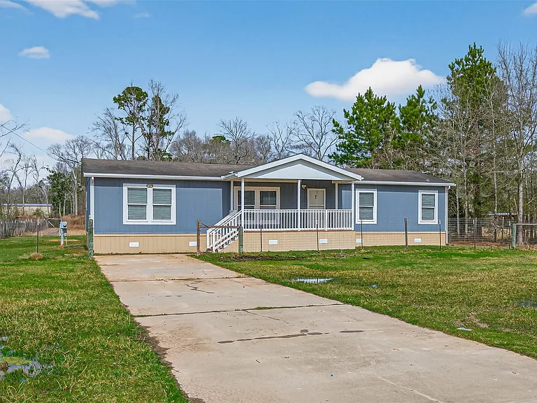 15933 W Relza Dr — Photo 3