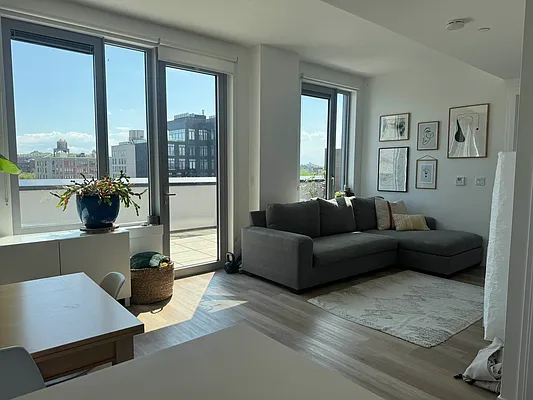 Rented by EXR | media 2