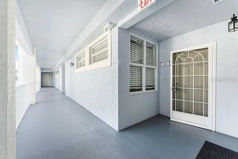 2 bed, 2.0 bath, 1367 sqft, $2,300 — Photo 2