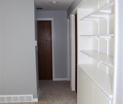 4th image of 45 Ames Ave