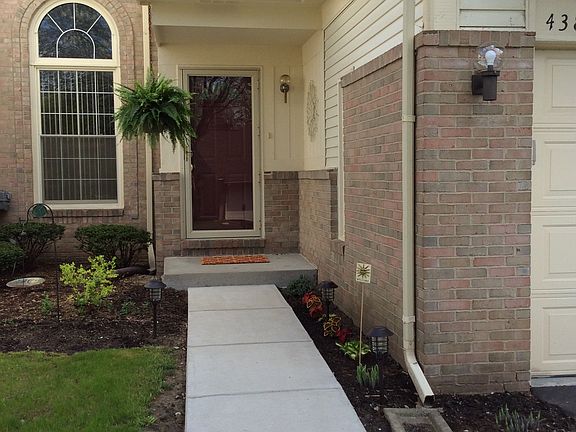2nd image of 43841 Algonquin Dr