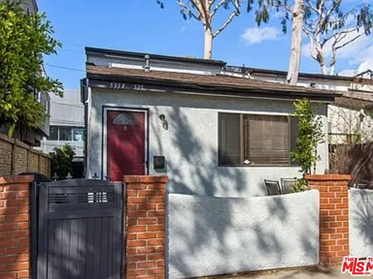 535 E Venice Way — Photo 1