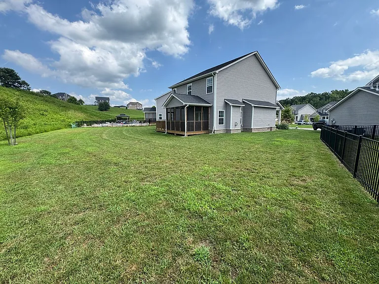 104 Deerberry Ln — Photo 48