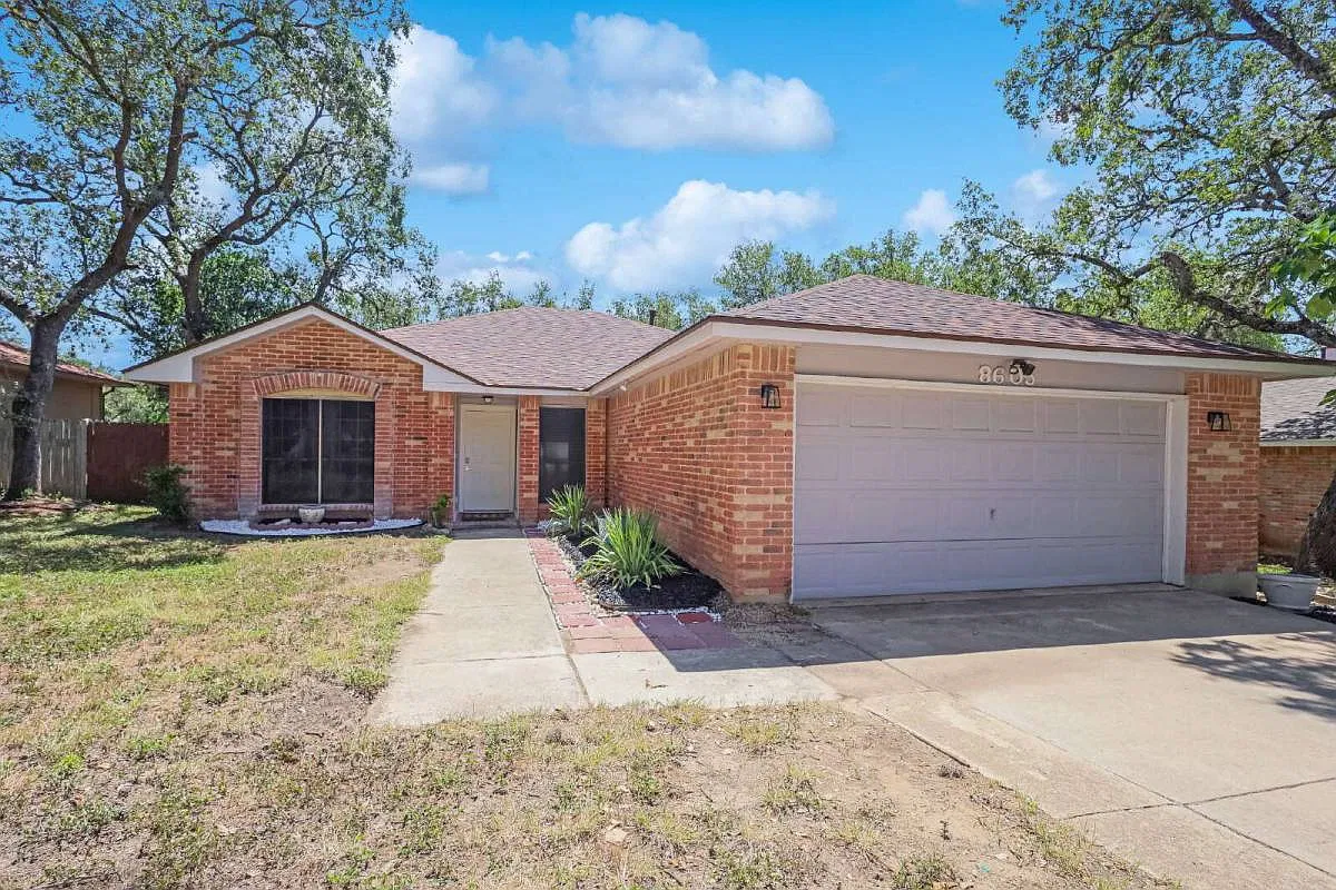 8605 Wood Peak in San Antonio, TX 78251 — Photo 3