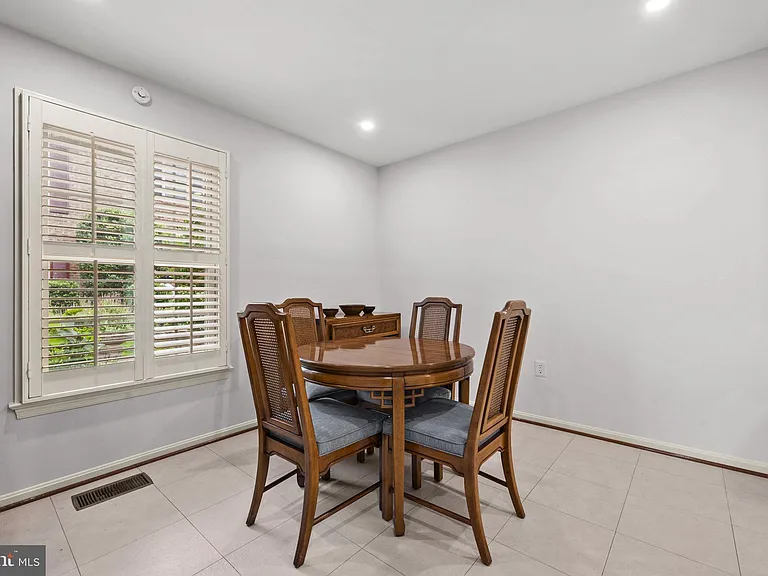 6056 Morgan Ct — Photo 24