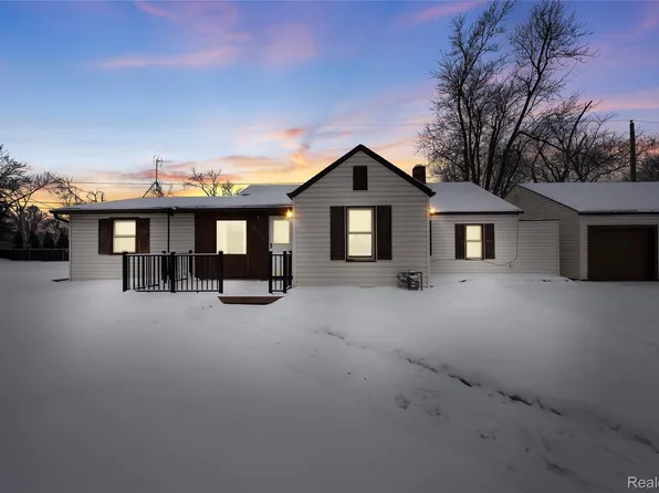 24440 Sylvan Ave, Brownstown, MI 48134